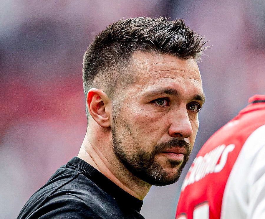 南宫官方网站-包含转折点！阿贾克斯止住颓势，荷甲集结日攻防权衡，更衣室稳定，更衣室氛围转暖的词条